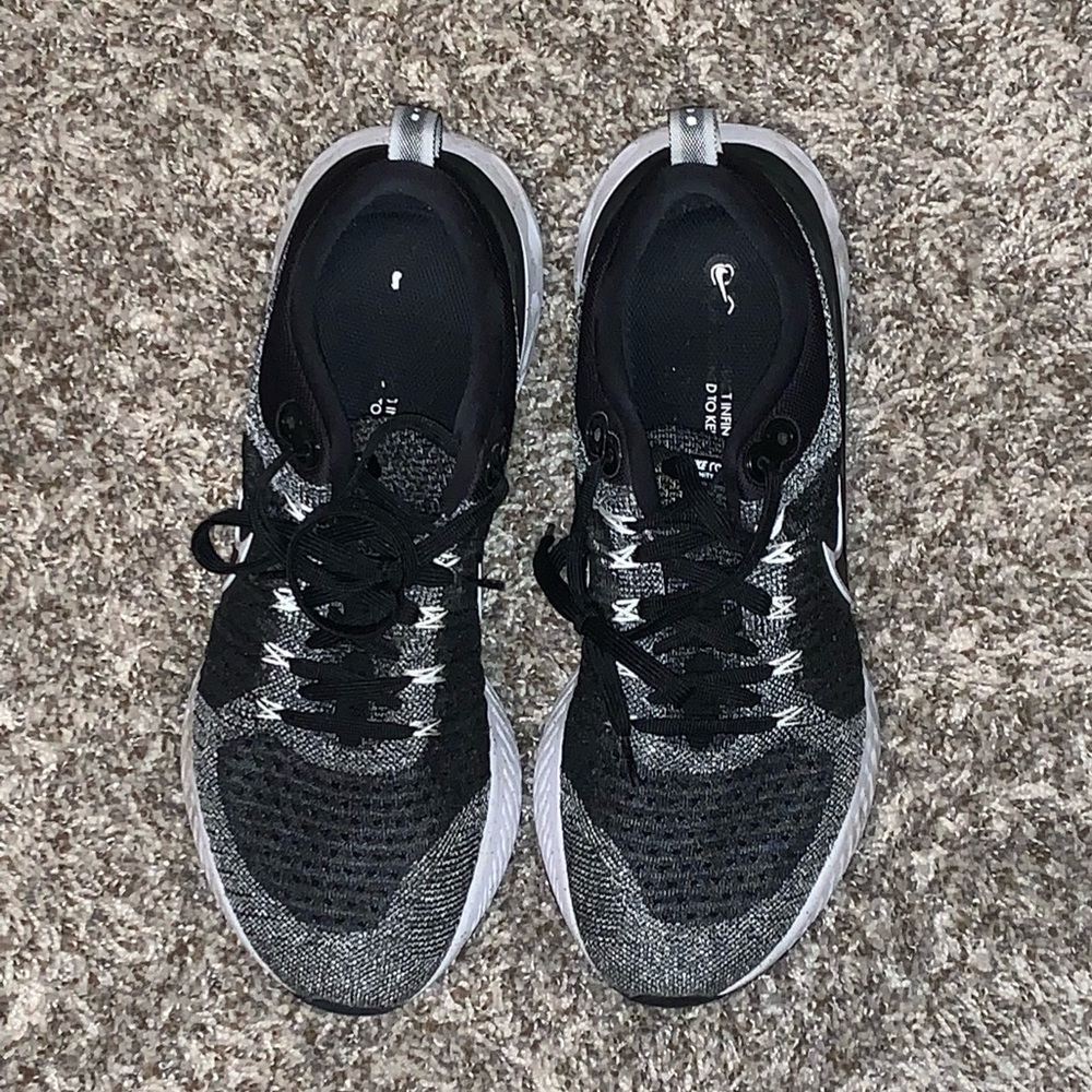 nike athletic shoes